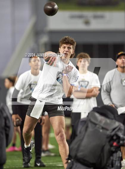 Thumbnail 1 in Jaguars QB Skills Challenge (Finals) photogallery.