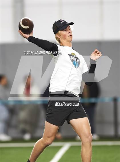 Thumbnail 2 in Jaguars QB Skills Challenge (Finals) photogallery.