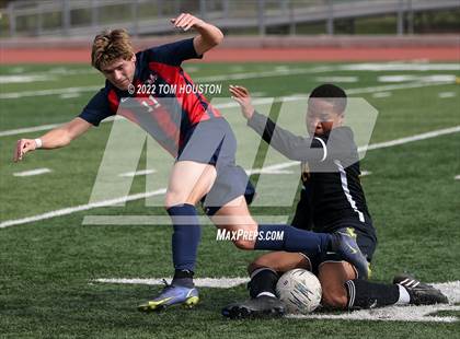 Thumbnail 3 in King/Drew vs. Maranatha photogallery.