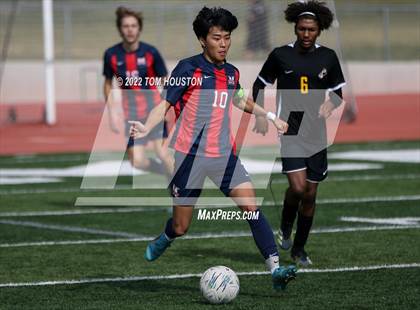 Thumbnail 3 in King/Drew vs. Maranatha photogallery.