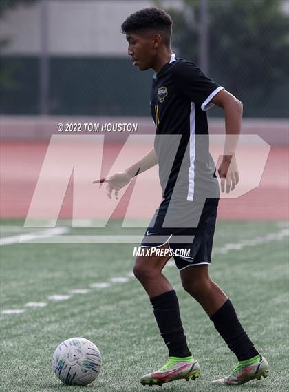 Thumbnail 1 in King/Drew vs. Maranatha photogallery.