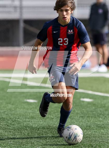 Thumbnail 2 in King/Drew vs. Maranatha photogallery.