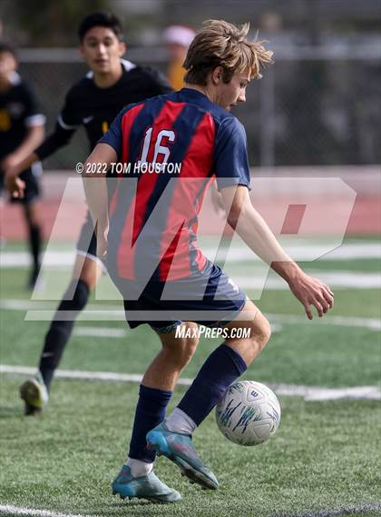 Thumbnail 3 in King/Drew vs. Maranatha photogallery.