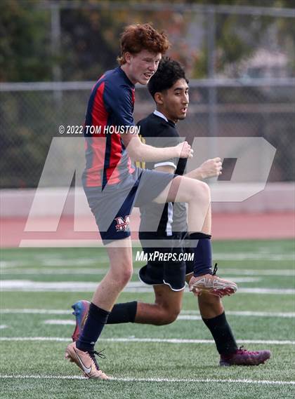 Thumbnail 3 in King/Drew vs. Maranatha photogallery.