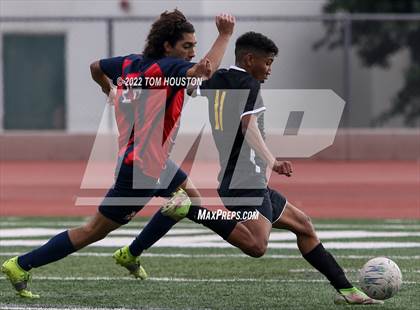 Thumbnail 3 in King/Drew vs. Maranatha photogallery.