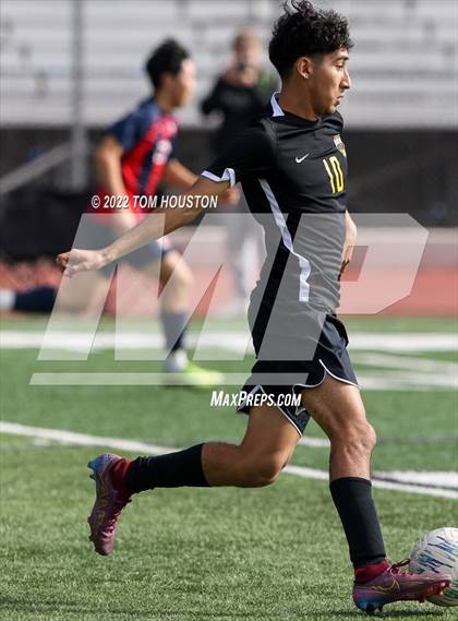 Thumbnail 2 in King/Drew vs. Maranatha photogallery.