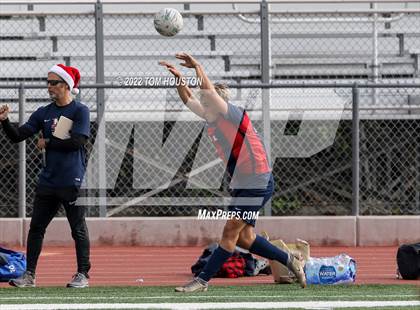 Thumbnail 3 in King/Drew vs. Maranatha photogallery.