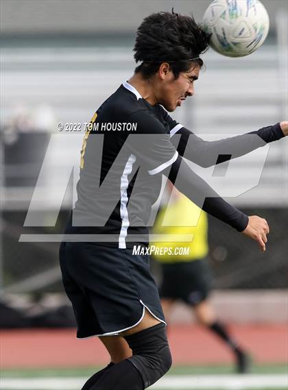 Thumbnail 2 in King/Drew vs. Maranatha photogallery.