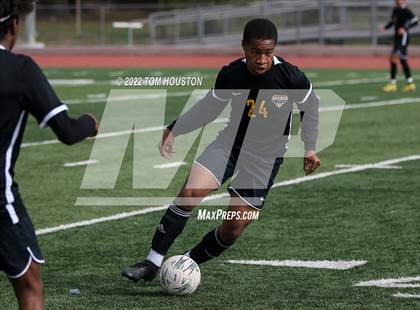 Thumbnail 3 in King/Drew vs. Maranatha photogallery.