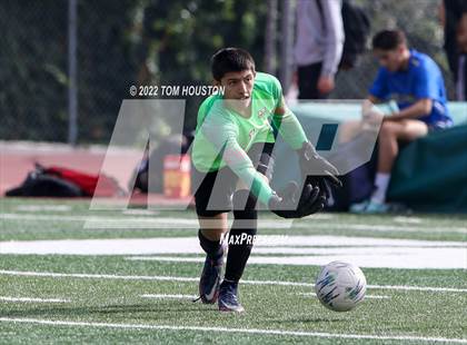 Thumbnail 3 in King/Drew vs. Maranatha photogallery.