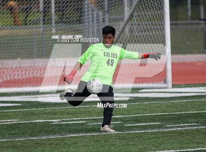 Thumbnail 3 in King/Drew vs. Maranatha photogallery.