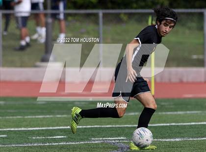 Thumbnail 2 in King/Drew vs. Maranatha photogallery.