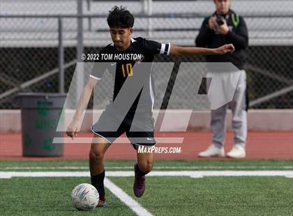 Thumbnail 3 in King/Drew vs. Maranatha photogallery.