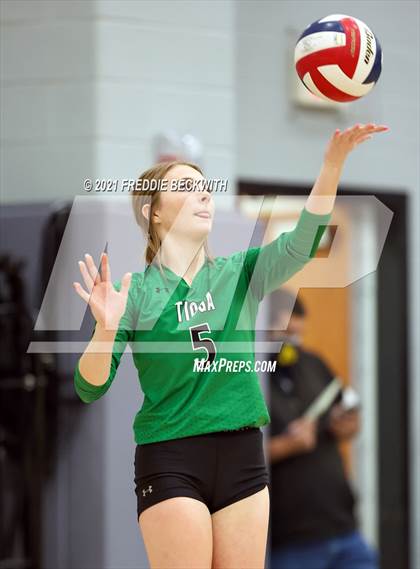 Thumbnail 3 in Tom Bean vs. Tioga (UIL 2A Regional Quarterfinal) photogallery.