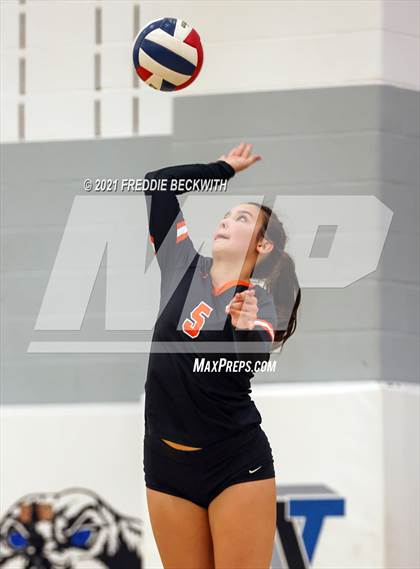 Thumbnail 1 in Tom Bean vs. Tioga (UIL 2A Regional Quarterfinal) photogallery.