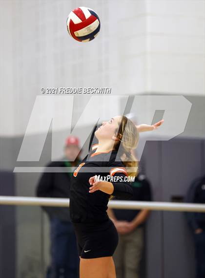 Thumbnail 1 in Tom Bean vs. Tioga (UIL 2A Regional Quarterfinal) photogallery.