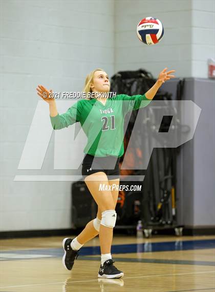 Thumbnail 2 in Tom Bean vs. Tioga (UIL 2A Regional Quarterfinal) photogallery.