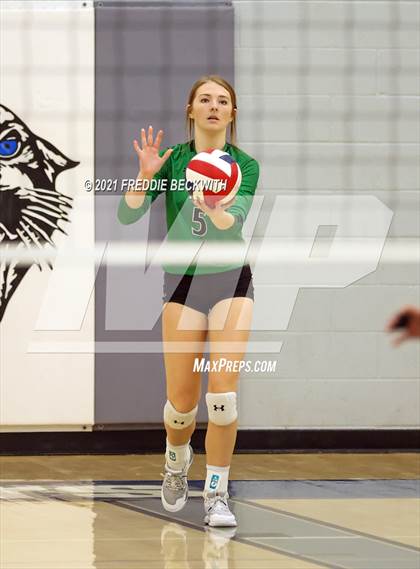 Thumbnail 2 in Tom Bean vs. Tioga (UIL 2A Regional Quarterfinal) photogallery.