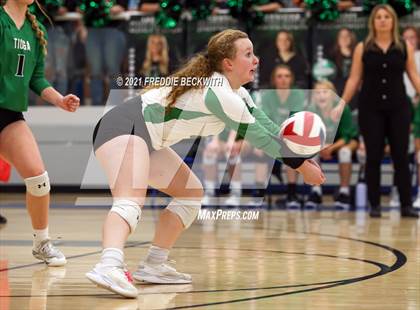 Thumbnail 2 in Tom Bean vs. Tioga (UIL 2A Regional Quarterfinal) photogallery.