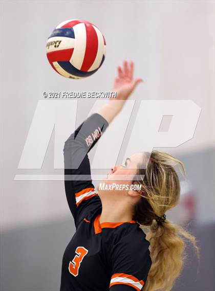 Thumbnail 3 in Tom Bean vs. Tioga (UIL 2A Regional Quarterfinal) photogallery.