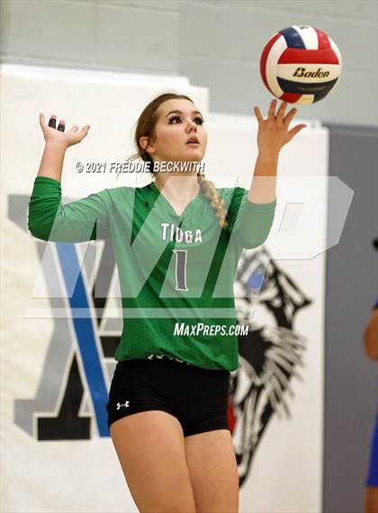 Thumbnail 1 in Tom Bean vs. Tioga (UIL 2A Regional Quarterfinal) photogallery.