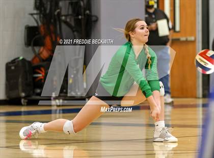 Thumbnail 3 in Tom Bean vs. Tioga (UIL 2A Regional Quarterfinal) photogallery.
