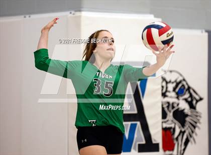 Thumbnail 3 in Tom Bean vs. Tioga (UIL 2A Regional Quarterfinal) photogallery.