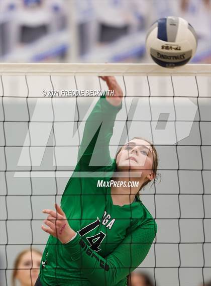 Thumbnail 2 in Tom Bean vs. Tioga (UIL 2A Regional Quarterfinal) photogallery.