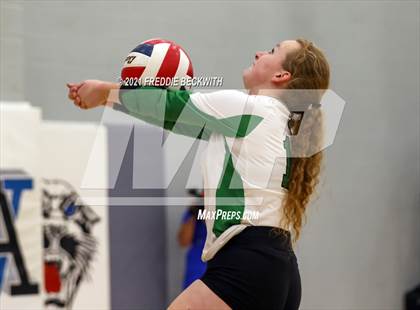 Thumbnail 3 in Tom Bean vs. Tioga (UIL 2A Regional Quarterfinal) photogallery.