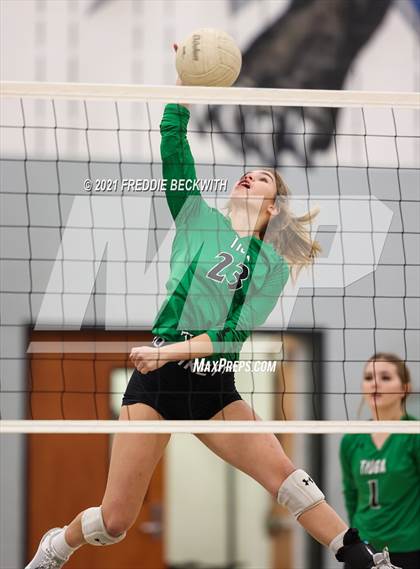 Thumbnail 2 in Tom Bean vs. Tioga (UIL 2A Regional Quarterfinal) photogallery.