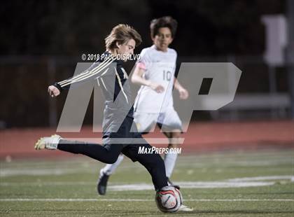 Thumbnail 2 in Arapahoe vs. Castle View (CHSAA 5A 1st Round) photogallery.