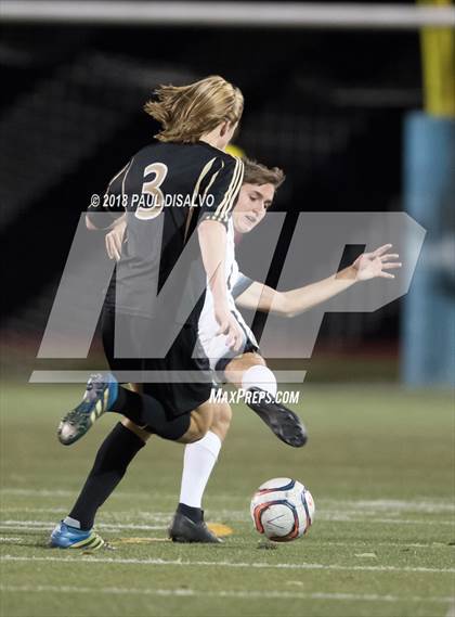 Thumbnail 3 in Arapahoe vs. Castle View (CHSAA 5A 1st Round) photogallery.