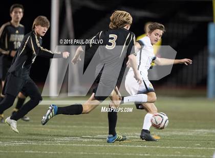 Thumbnail 2 in Arapahoe vs. Castle View (CHSAA 5A 1st Round) photogallery.