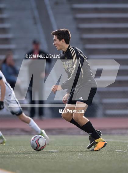 Thumbnail 2 in Arapahoe vs. Castle View (CHSAA 5A 1st Round) photogallery.