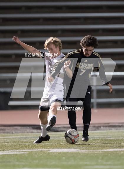 Thumbnail 1 in Arapahoe vs. Castle View (CHSAA 5A 1st Round) photogallery.