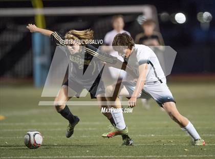 Thumbnail 3 in Arapahoe vs. Castle View (CHSAA 5A 1st Round) photogallery.