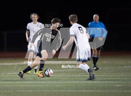 Thumbnail 3 in Arapahoe vs. Castle View (CHSAA 5A 1st Round) photogallery.