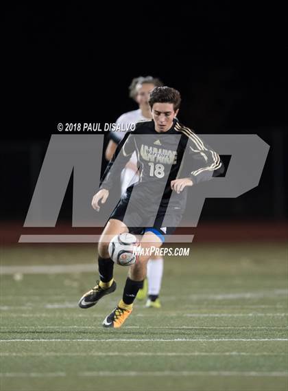 Thumbnail 3 in Arapahoe vs. Castle View (CHSAA 5A 1st Round) photogallery.