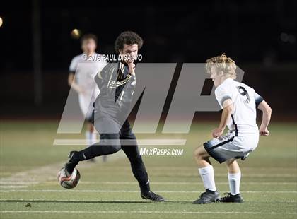 Thumbnail 3 in Arapahoe vs. Castle View (CHSAA 5A 1st Round) photogallery.
