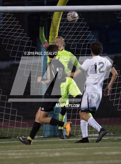 Thumbnail 1 in Arapahoe vs. Castle View (CHSAA 5A 1st Round) photogallery.