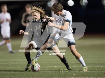 Thumbnail 3 in Arapahoe vs. Castle View (CHSAA 5A 1st Round) photogallery.