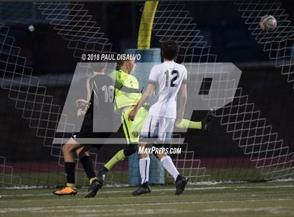 Thumbnail 3 in Arapahoe vs. Castle View (CHSAA 5A 1st Round) photogallery.