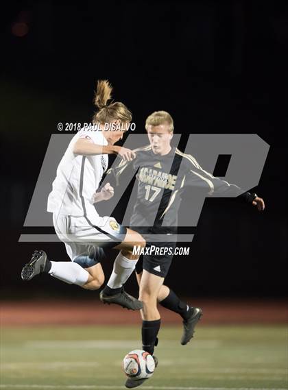 Thumbnail 3 in Arapahoe vs. Castle View (CHSAA 5A 1st Round) photogallery.