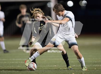 Thumbnail 2 in Arapahoe vs. Castle View (CHSAA 5A 1st Round) photogallery.