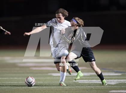 Thumbnail 2 in Arapahoe vs. Castle View (CHSAA 5A 1st Round) photogallery.