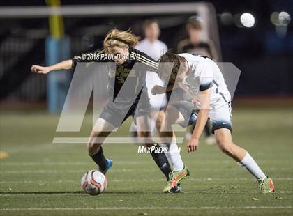 Thumbnail 2 in Arapahoe vs. Castle View (CHSAA 5A 1st Round) photogallery.