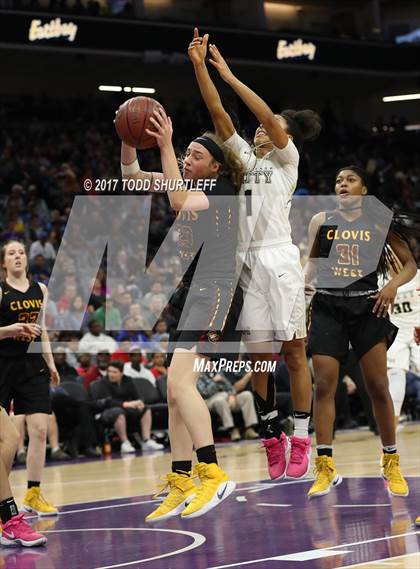 Thumbnail 2 in Clovis West vs. Archbishop Mitty (CIF State Open Division Final) photogallery.
