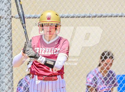 Thumbnail 1 in Clairemont vs. Mission Hills photogallery.