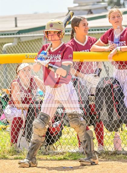 Thumbnail 2 in Clairemont vs. Mission Hills photogallery.