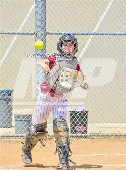 Thumbnail 3 in Clairemont vs. Mission Hills photogallery.
